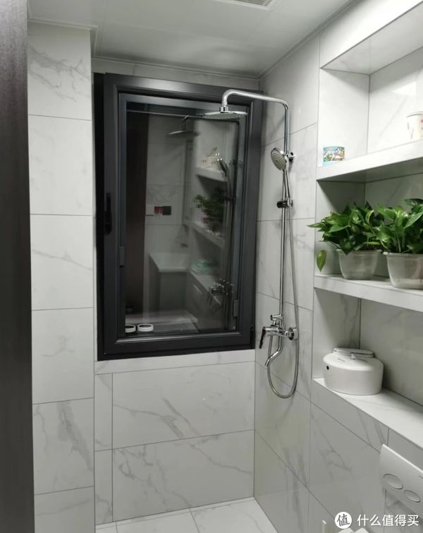 开关|入住后才知道,卫生间这些“缺乏思考”的设计有多难用,受够了!