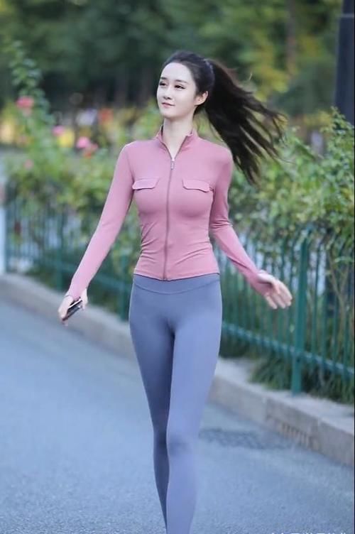 米莉说时尚：时髦好看的瑜伽裤，穿出令人羡慕的大长美腿！