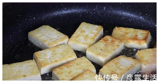 豆腐|我家最爱吃香菇豆腐煲，越炖越香，鲜嫩入味，比红烧肉还过瘾
