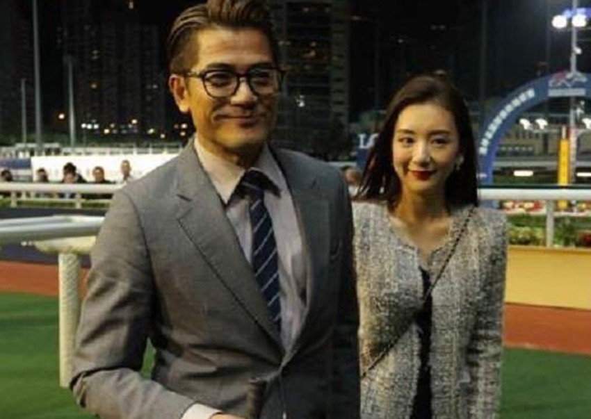 女儿|方媛晒俩女儿萌照,一个像爸一个像妈,网友双剑合璧,颜值太高