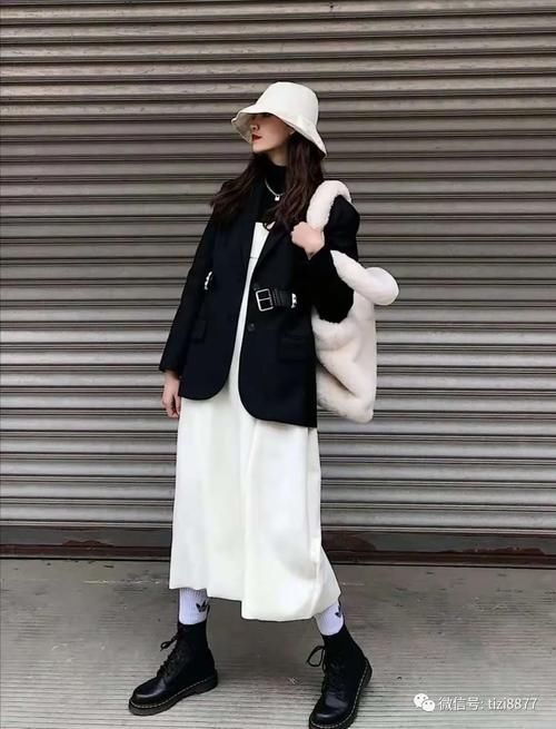 春天黑色马丁靴怎么搭配衣服好看