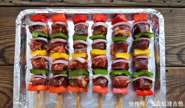 自己在家用烤箱做烤串的方法彩椒牛肉串,好看更好吃