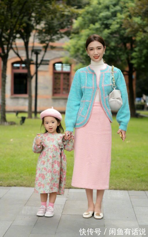 单品 被35岁博主的“母女装”圈粉,妈妈时髦女儿可爱,搭配思路可照搬