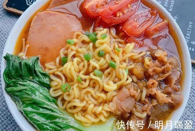 天冷早餐就馋这碗面，10分钟搞定，一碗下肚浑身都暖和，赞