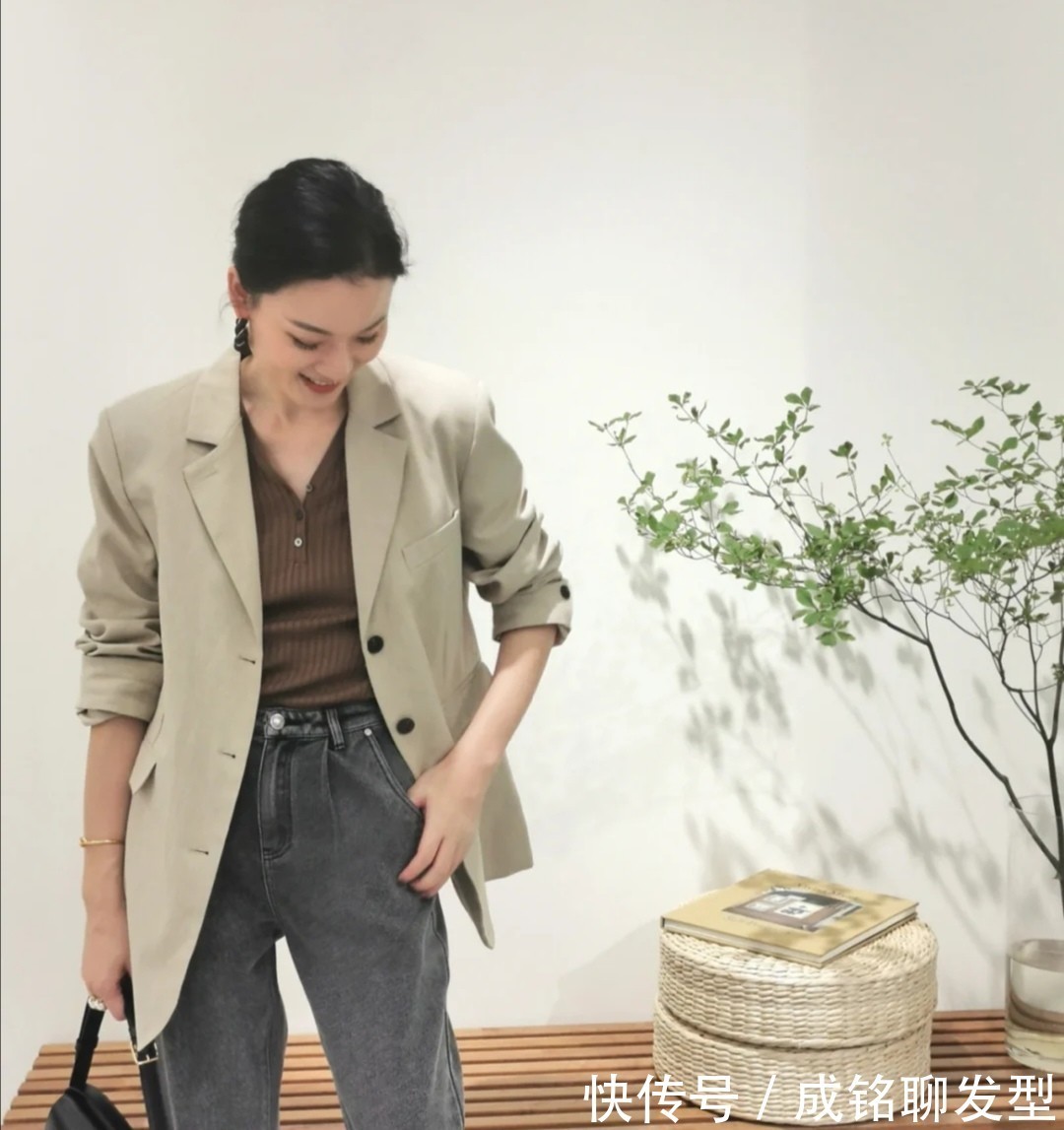 针织开衫|女人过了40岁别穿得花里胡哨,俗气又显老气,其实越简单越高级