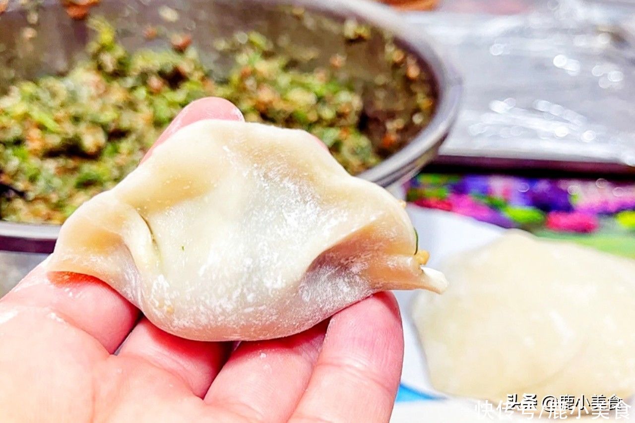 猪肉馅饺子|三伏天,我家最爱用这“苗”包饺子,健脾益气和胃,营养清鲜多汁