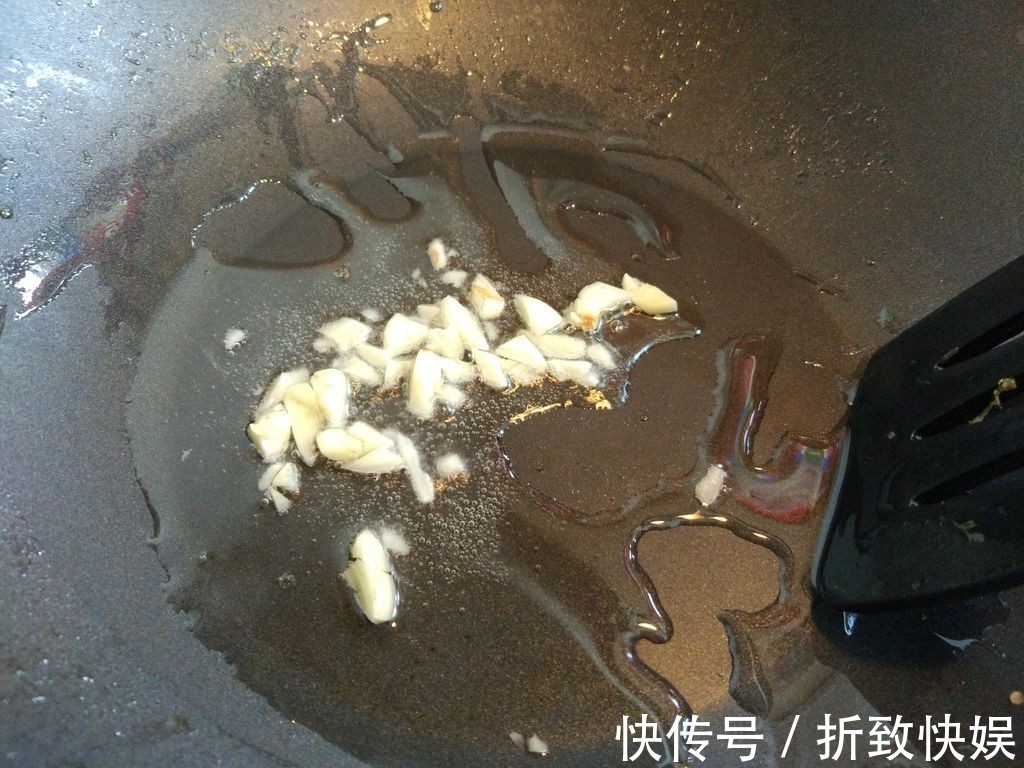 炒制|杏鲍菇和茄子的完美组合,简单炒一炒,鲜香入味又好吃