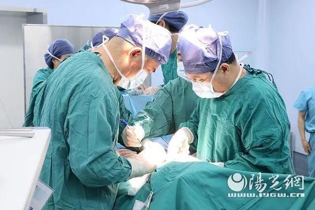 国际医学完成高难度高科技3D打印可动人工颈椎术