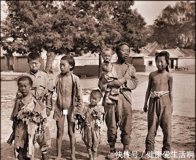 奢侈|晚清老照片慈禧奢侈过寿,打扮吓人的新娘,衣不遮体的乞丐