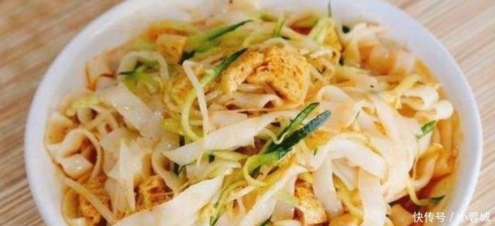 老板真是生意精:大碗一元,小碗五元,朋友吃了一大碗再不敢去了