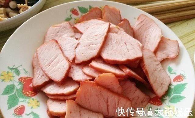 搭配|晒晒婆婆家的年夜饭，12道菜，荤素搭配有营养，简单好吃有味道