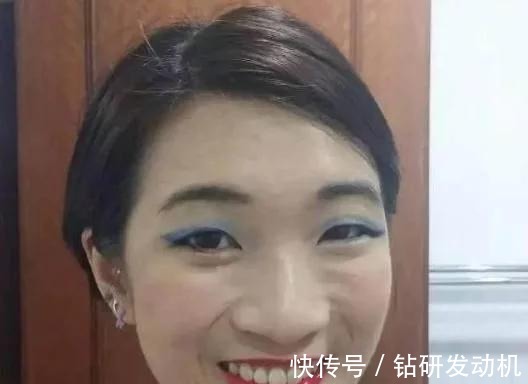 笔尖|讲真,女孩子出门一定不要这样子“化妆”,不仅尴尬还显丑!