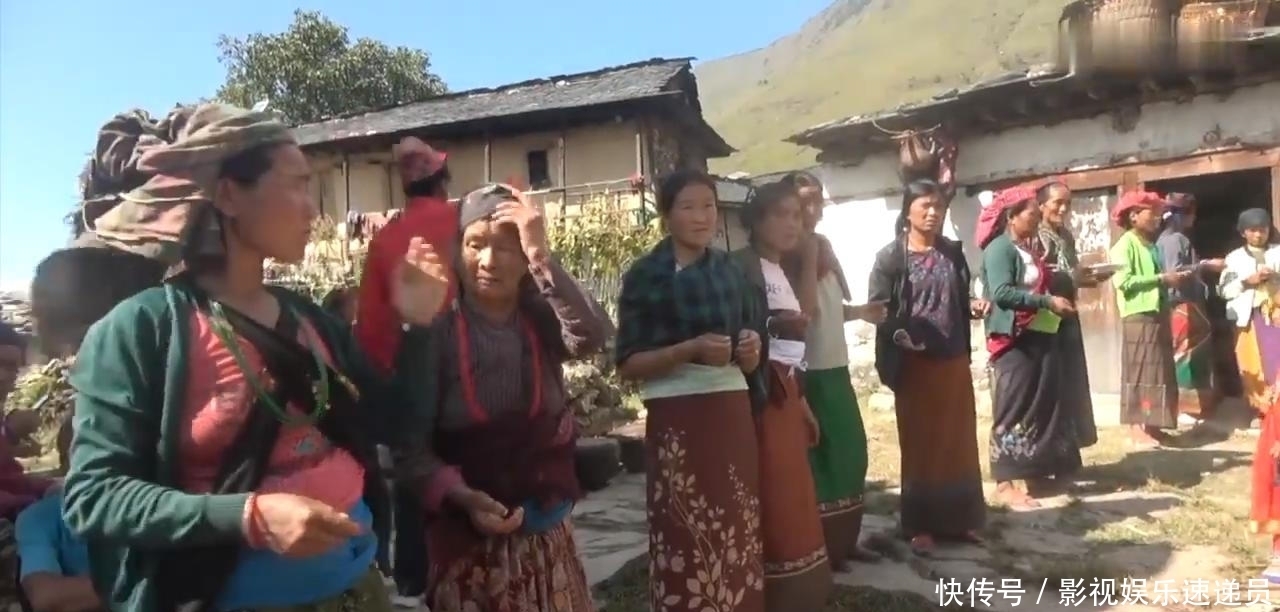 农村|尼泊尔农村大型酒席,场面壮观,只吃一个菜咖喱羊肉配米饭