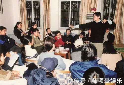 拼多多|中国电商黑马崛起，老板身价3200亿，反超马云让刘强东措手不及