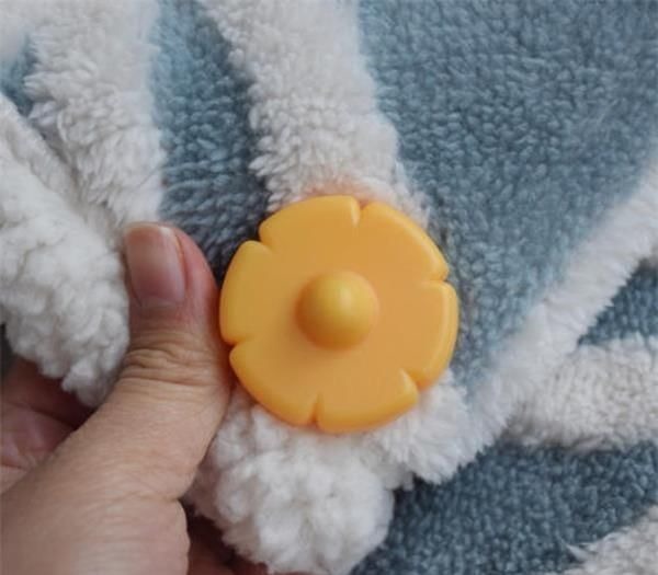 被子总在被罩里“乱跑”别用针缝,教你这个实用小方法,很服帖