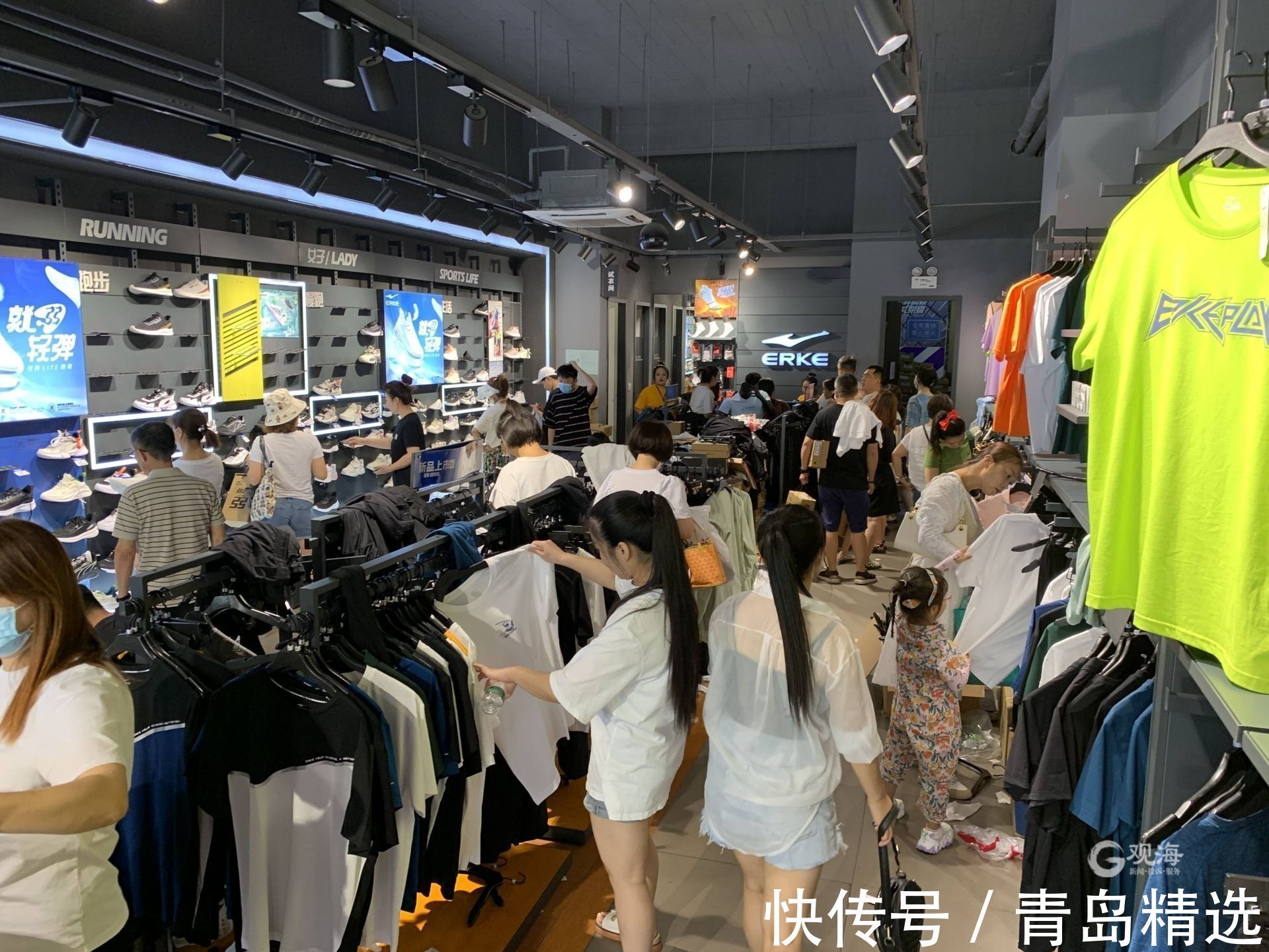 顾客|实拍鸿星尔克青岛店，很多品类已售罄