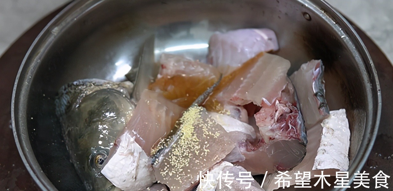 川味水煮鱼怎么做才好吃,分享详细制作步骤,肉质鲜嫩,不腥不碎!