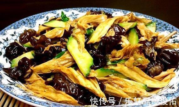 解暑|炎炎夏季,把这3样素菜一起炒,营养清淡,常吃解暑润燥又开胃!