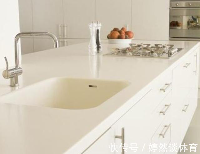 橱柜|洁净厨房下，橱柜台面选择和保养太重要了，5个细节要知道