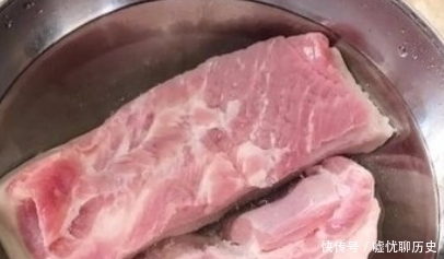 炸丸子时,牢记“3要2不要”,外酥里嫩,鲜香入味,凉了也不硬!