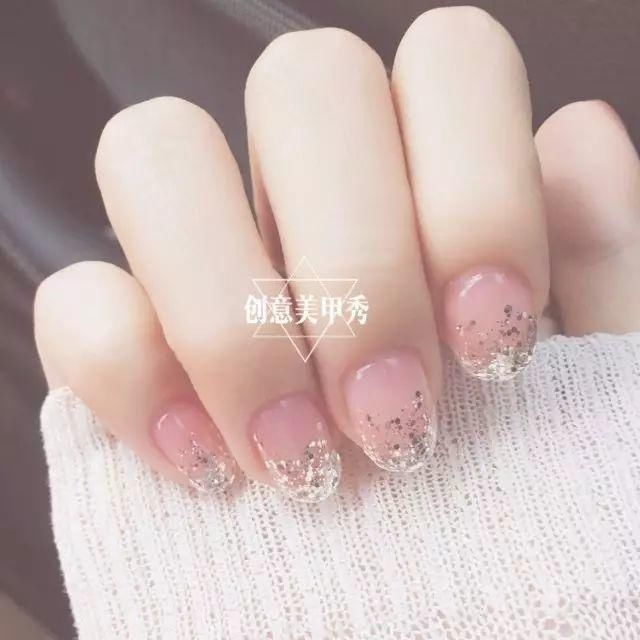 春天的透明系渐变美甲，和你一样美~