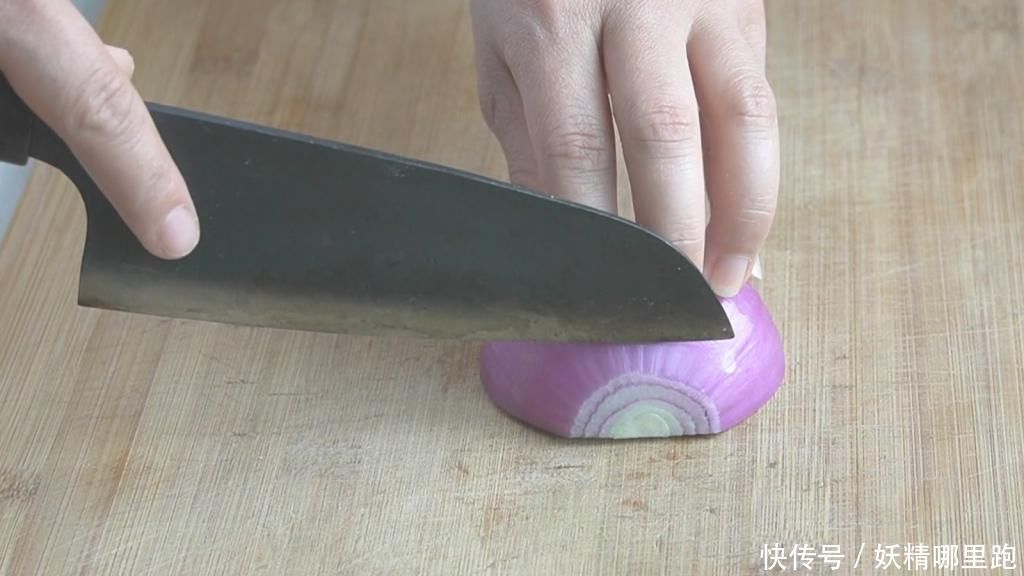 立秋之后贴秋膘，鸡胸肉不炒不炸不煲汤，麻辣美味不发胖，营养减脂两不误