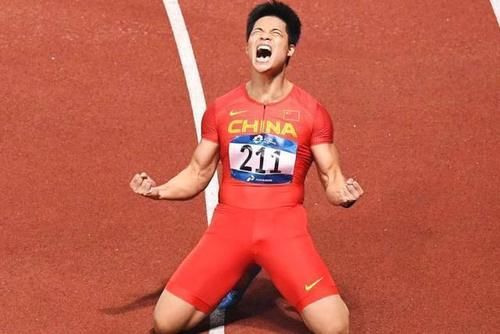 全运会|太快了9秒95！苏炳添创全运会100米最快记录，中秋之夜，圆梦西安