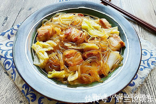 早餐不吃馒头了，天冷就适合来一锅，有肉有菜，吃上一碗暖心暖胃