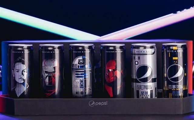 联名|百事可乐联名人民日报包装设计开启“热爱”模式