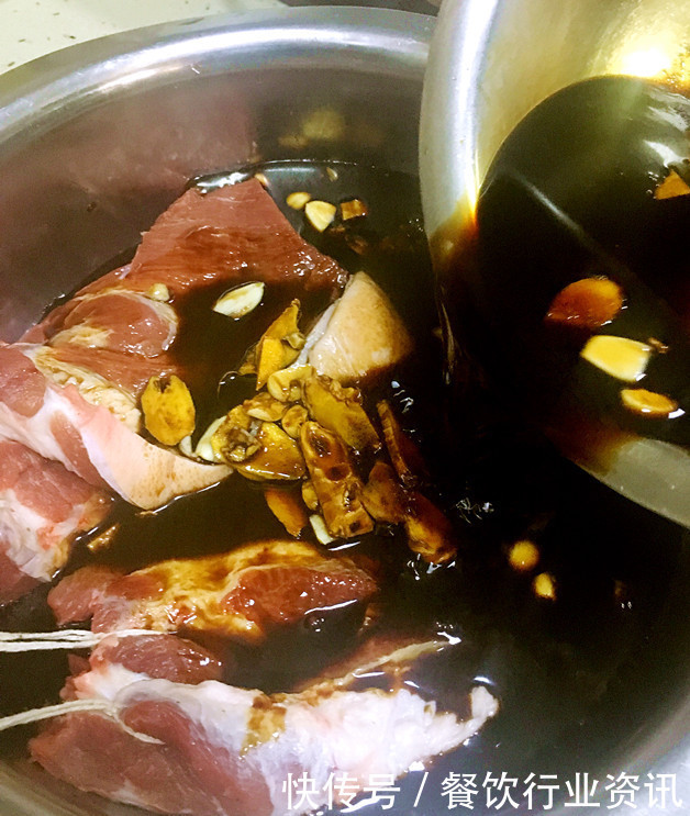 好吃|过年不准备点腊肉可不行,家庭版腊肉,色泽红润非常好吃!