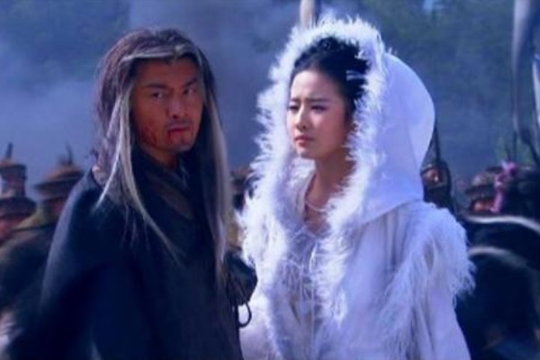 怪蛇#杨过当初为啥选择救神雕如果救了怪蛇,恐怕杨过早已天下无敌