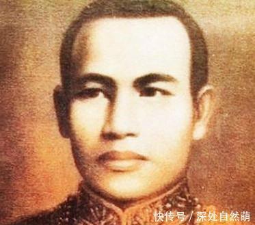 郑信|皇帝赠乡亲18缸咸菜，遭乡亲嫌弃，扔了17缸后打开一看，傻了！