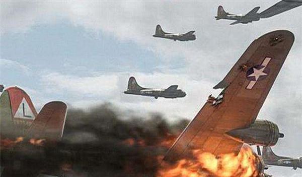 炸毁|日本飞行员不堪忍受上级毒打,一怒之下炸毁指挥所,30人当场丧生
