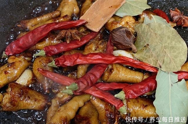 教给|红烧鸡爪怎么做好吃秘制配方教给你,香辣软糯入味,花钱买不到