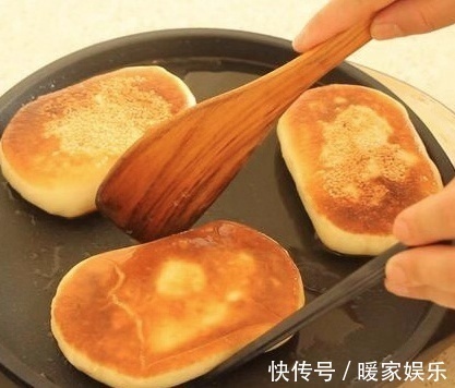 3个鸡蛋，不放一滴水，做孩子爱吃的发面饼，好吃营养，总吃不够