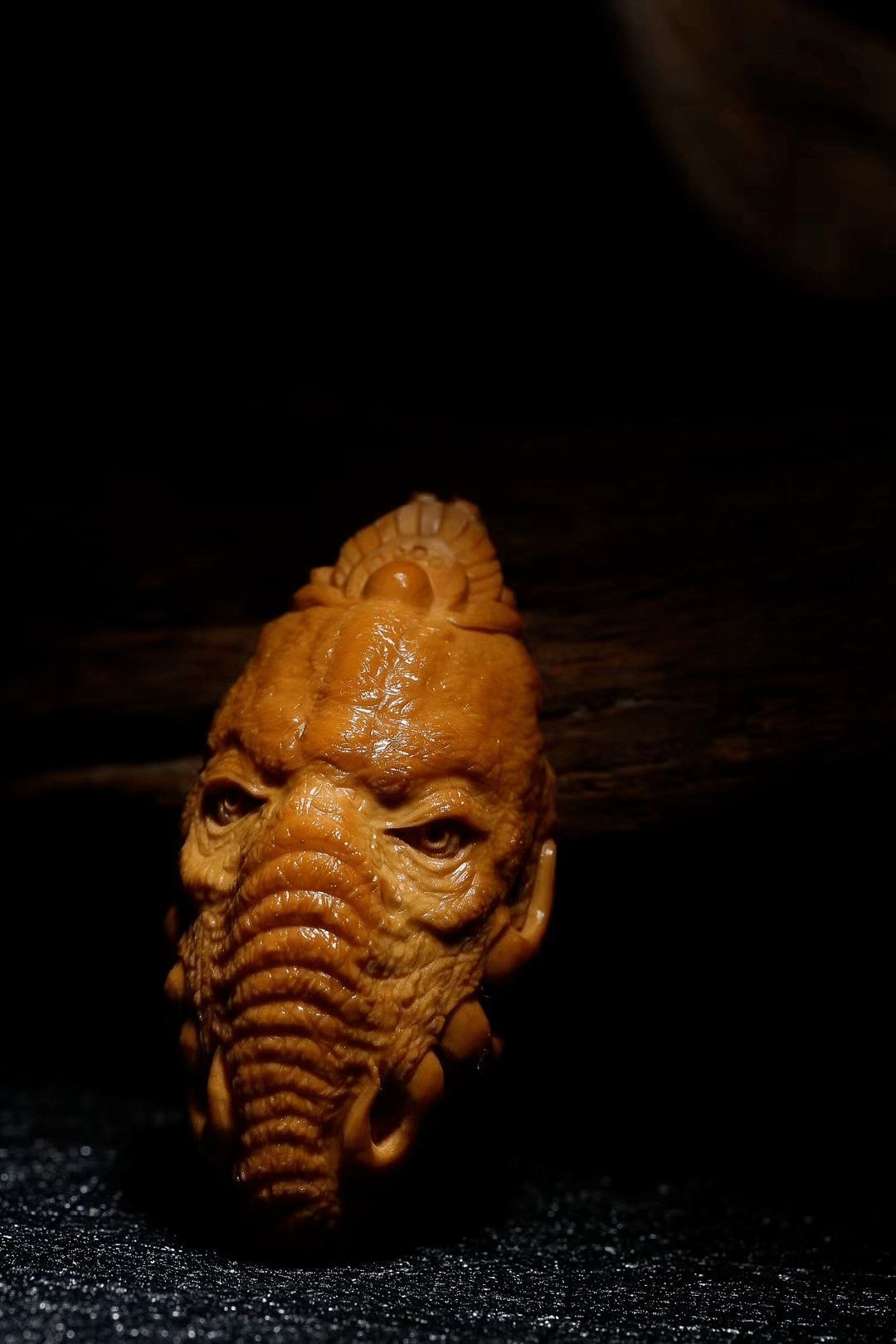 看看盘玩了一千年的橄榄核,才知道包浆原来那么美