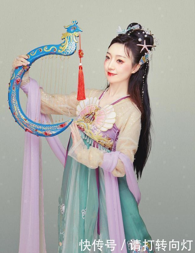 店家越来越“作”了,把汉服改得面目全非,迪士尼看了都觉得尴尬