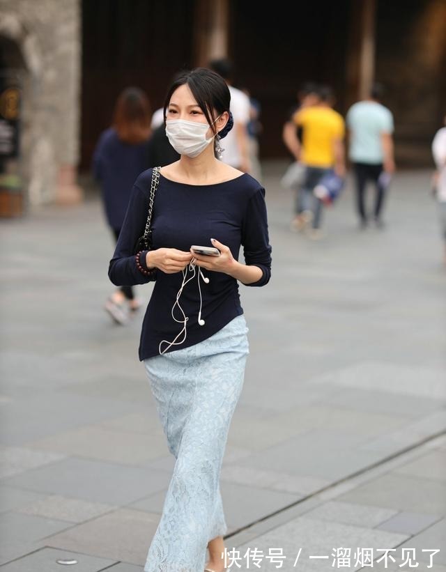 长袖|时尚黑色长袖T恤，特显气质，女人味十足