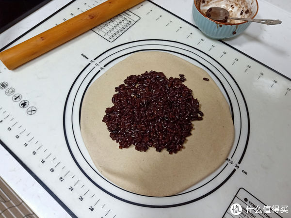 红豆别做豆沙了，加点面粉一卷一蒸，1周早餐搞定，好吃省事儿