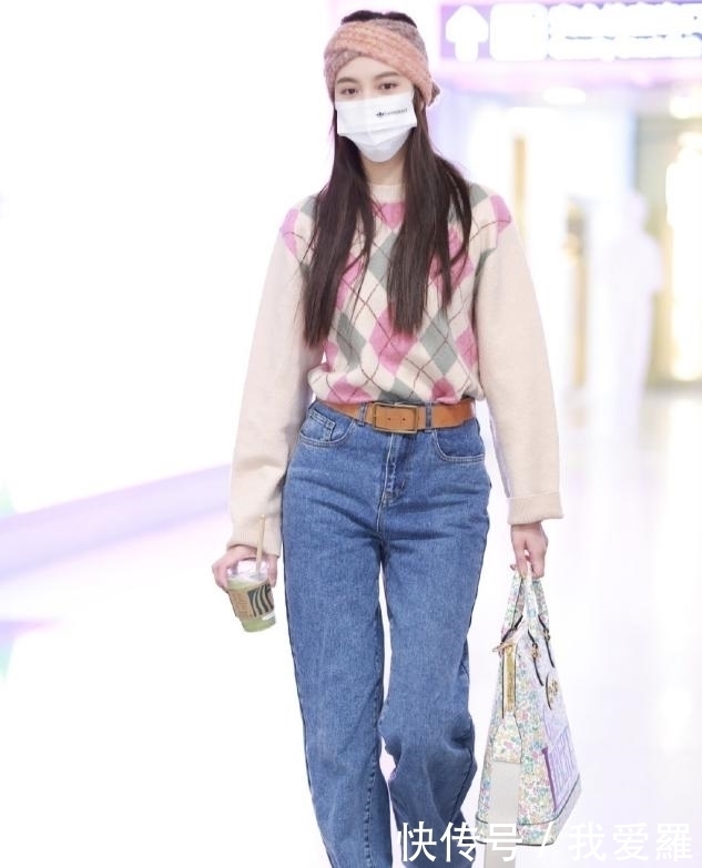 搭配|秋冬穿毛衣,以下3种款式最好不要穿,身材苗条也会很“土味”!