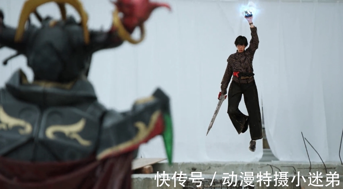 斯特利乌斯|门田掉落在悬崖中该怎么自救?需要远古飞龙奇幻书,可以参考圣刃