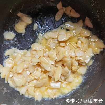 私房卖爆款！网红焦糖杏仁糯米船