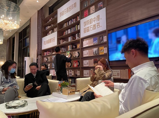 全民阅读&世茂國風龍院·河鸣报名打卡旅顺首个有声图书馆,让阅读声情并茂