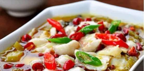 一些不油腻的家常菜是美味的，它们又嫩又多汁，它们是在家里做的