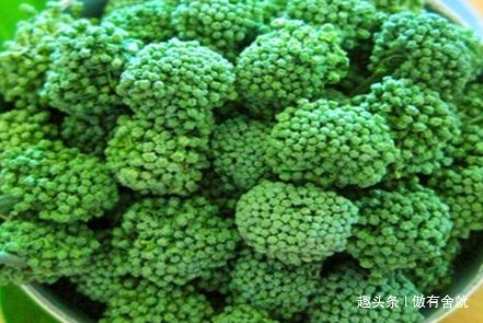 肝阳|女性到了35岁,常吃3种食物,美白肌肤,缓解痛经,预防子宫早衰