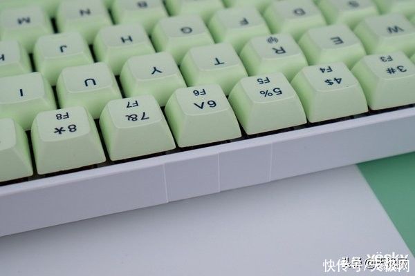 rgb|狼蛛F3068机械键盘评测：最具性价比的客制化键盘