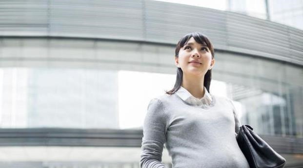 辞职|孕期“直接辞职”和继续工作,有哪些不同感受?准妈妈谨慎选择