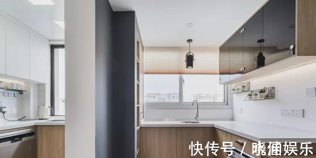 卫生间门|小夫妻78㎡小家比120㎡还宽敞,空间利用到极致,温馨又通透!