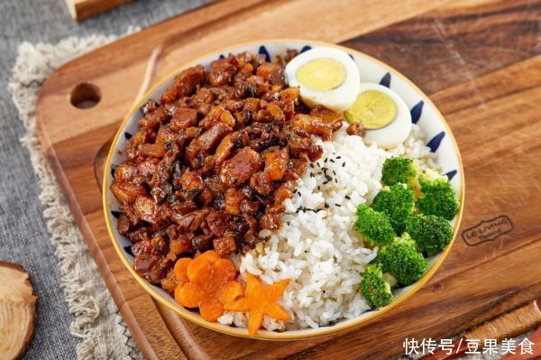 入口即化，肥而不腻，好吃到一粒米也不剩|烤箱版卤肉饭 | 冰糖