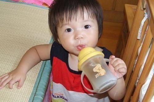 脾胃|儿科医生点名4种零食上黑榜,孩子积食难长个,家长别掉以轻心